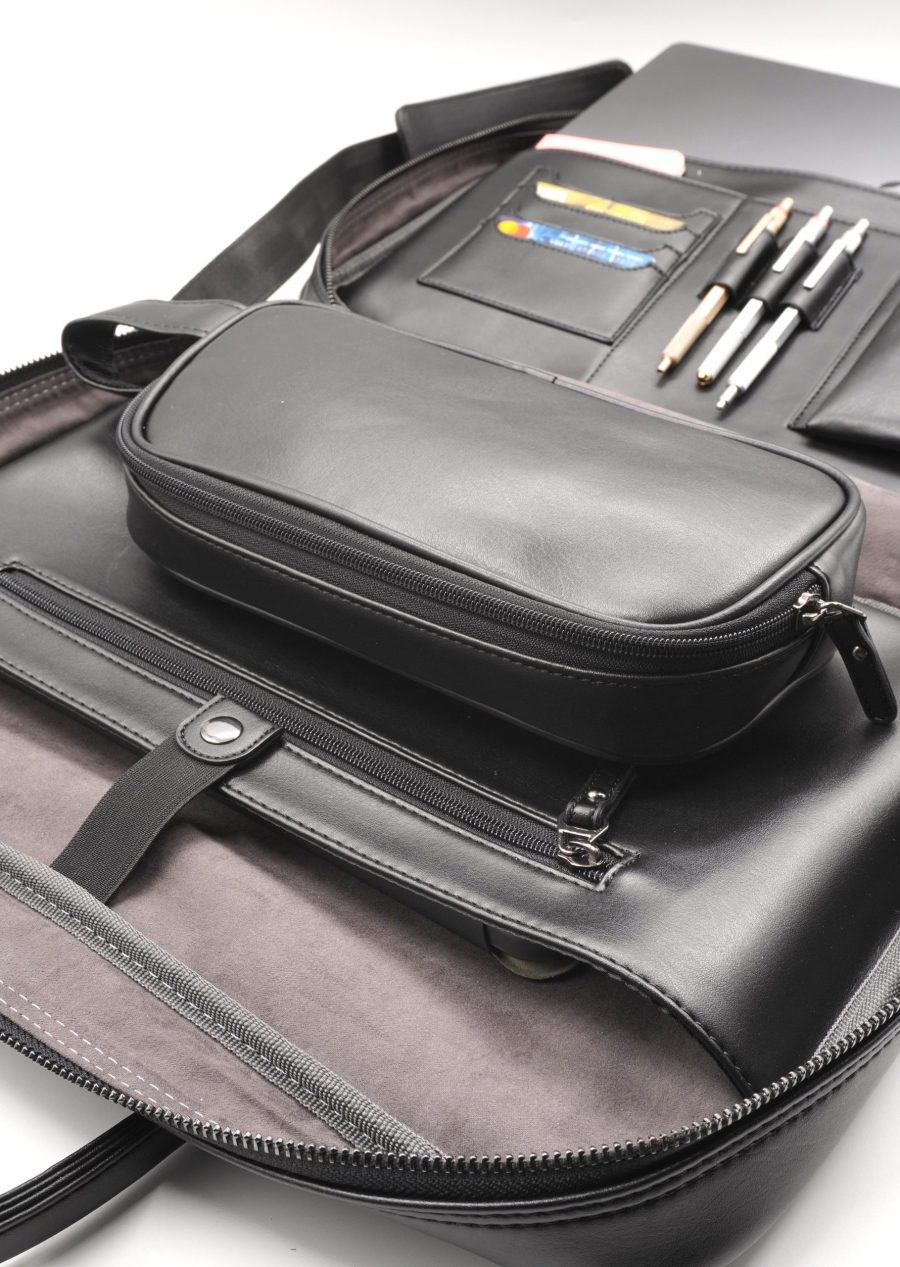 DSC01995.jpg 16 inç Askılı Laptop Organizer & Evrak Çantası - Siyah